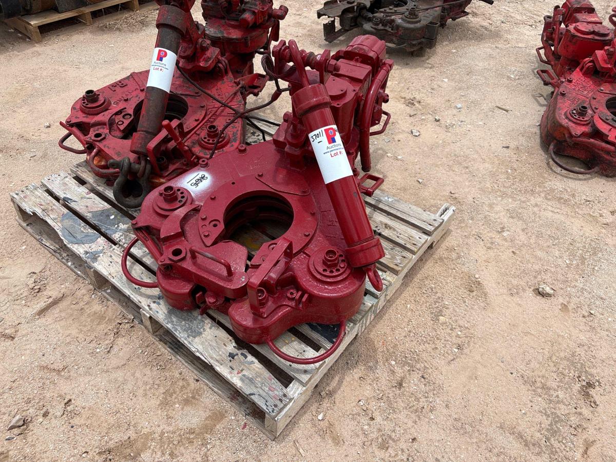Used Crown model 4500 hydraulic tubing tong