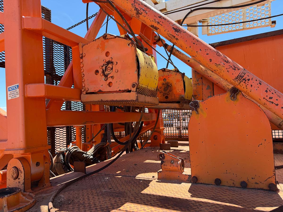 Used 2006 TAYLOR C500 DD 104'-250K 5-AXLE WELL SERVICE WORKOVER RIG
