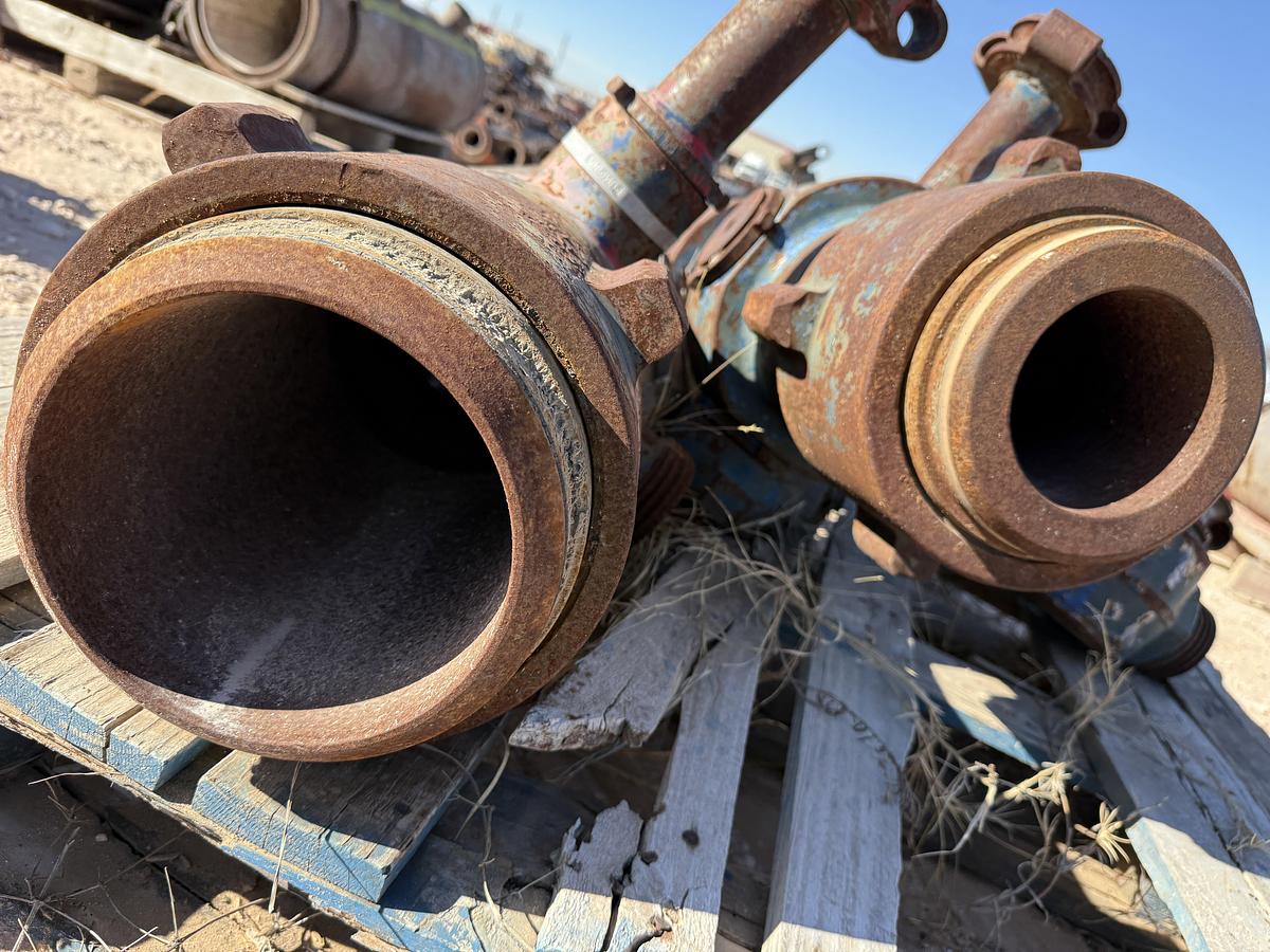 Used (2) MULTI-SIZE SINGLE PLUG CEMENT HEADS