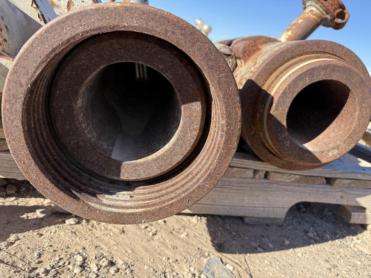 Used (3) MULTI-SIZE SINGLE PLUG CEMENT HEADS