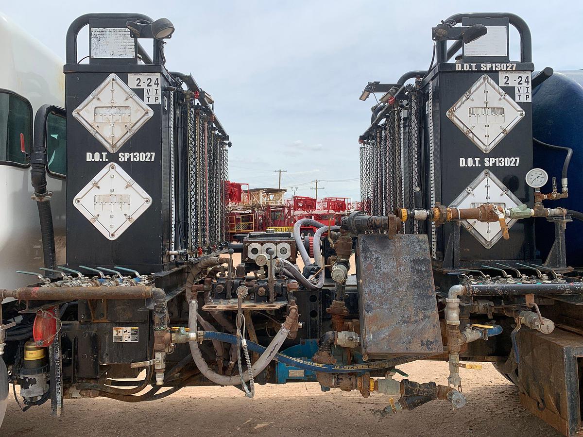 Used 2014 KENWORTH T4 SERIES T/A DAYCAB CHEMICAL TREATER TRUCK