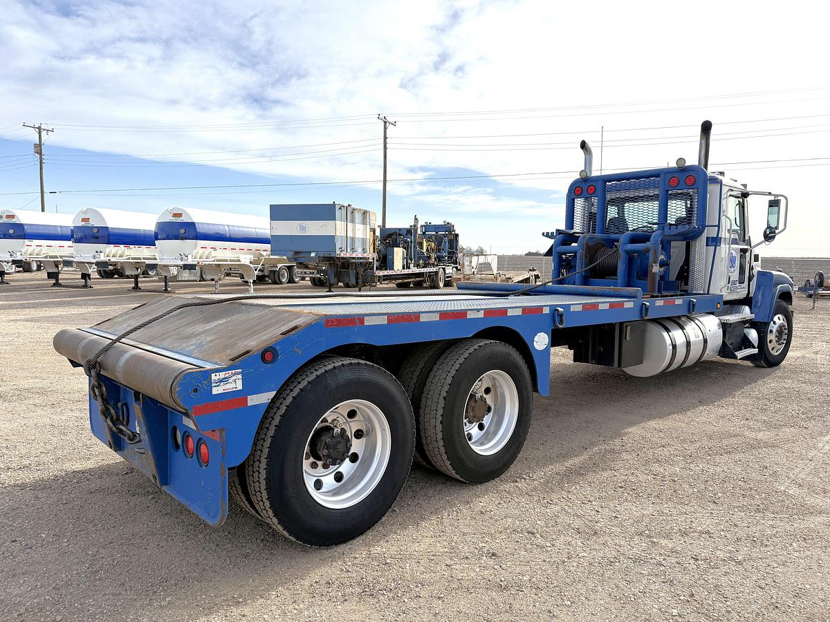 Used 2014 MACK PINNACLE CHU613 T/A 80K HYD. SLICK BACK WINCH TRUCK