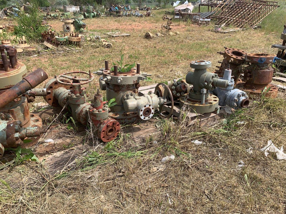 Used Row of 2in and 7-1/16 Fluid Crosses w/ 5k Gate Valves and 7-1/16 DSA’s