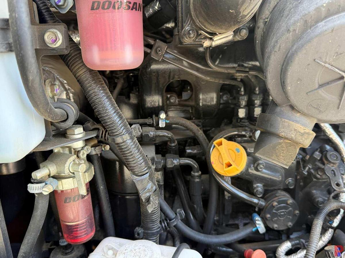 Used (NEW) DEVELON DX27Z-7 COMPACT MINI EXCAVATOR