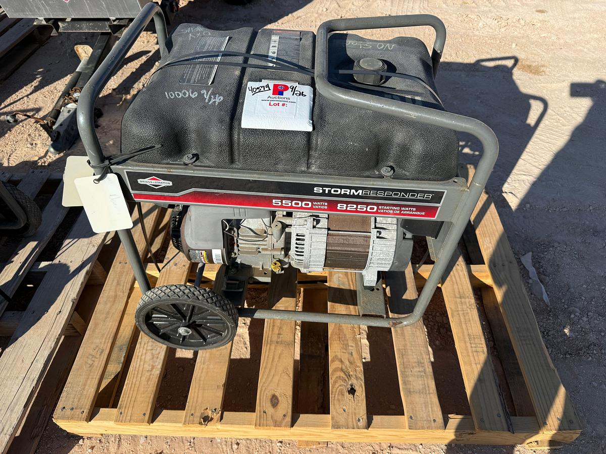 Used STORM RESPONDER MODEL 030430 / 5500 AC WATTS / 120/240-VOLTS P/B BRIGGS&STRATTON GAS ENGINE PORTABLE GENERATOR