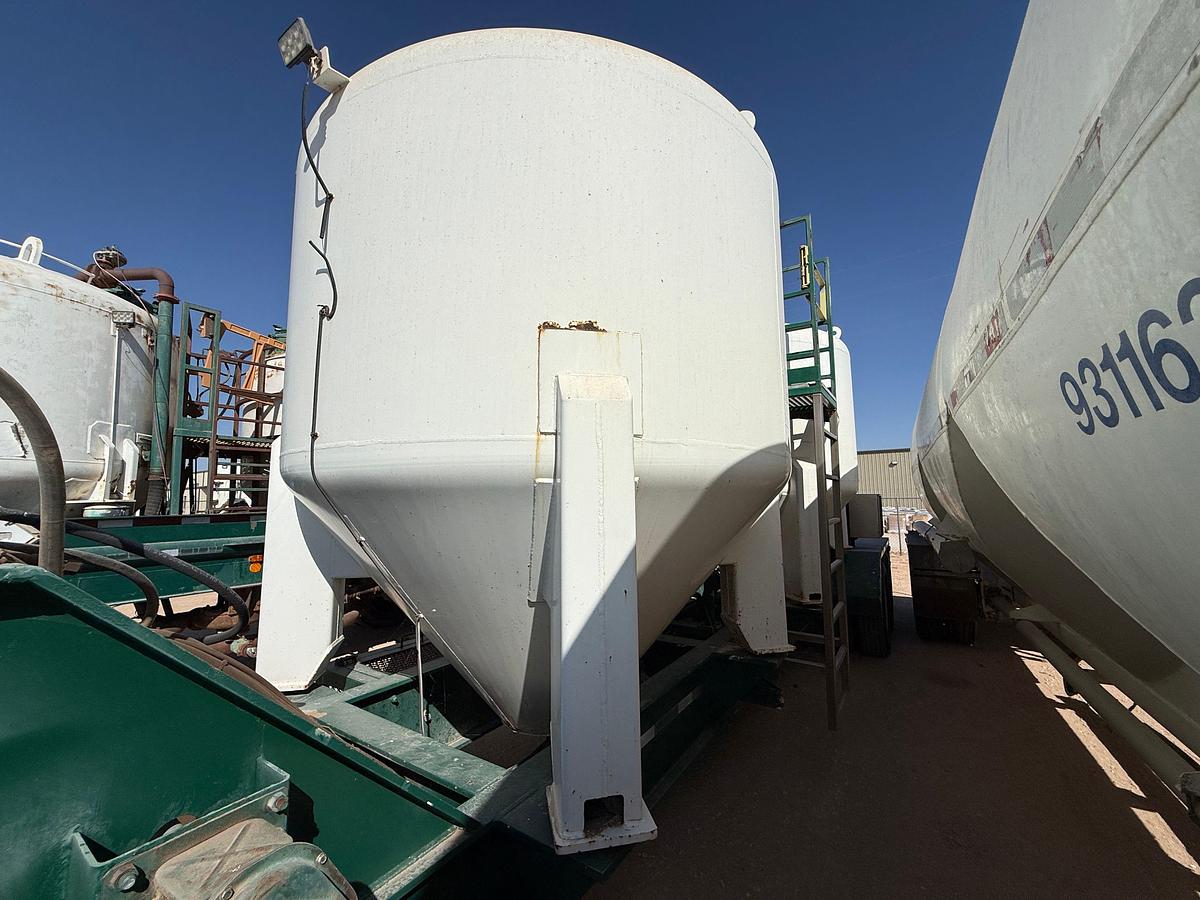 Used 2010 FREEMYER T/A 2-POD DRY BULK TANK TRAILER