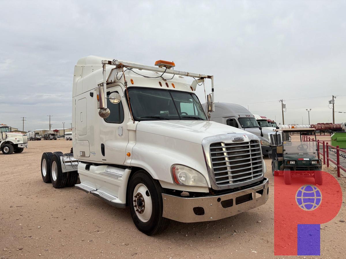 Used 2010 FREIGHTLINER CASCADIA T/A SLEEPER HAUL TRUCK