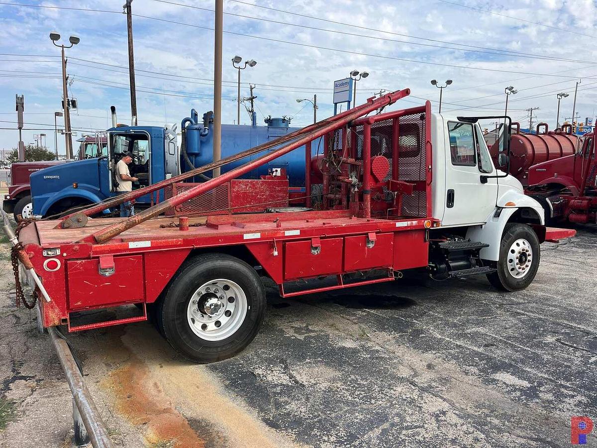 Used 2019 INTERNATIONAL  DURASTAR 4300 S/A 20K LB ROUSTABOUT WINCH TRUCK