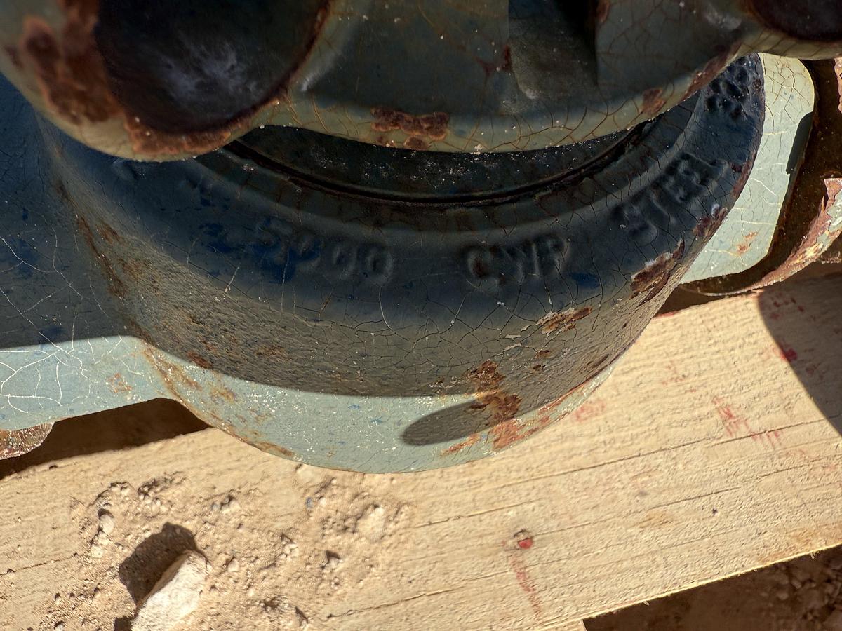 Used (1) MULTI-SIZE SINGLE PLUG CEMENT HEAD