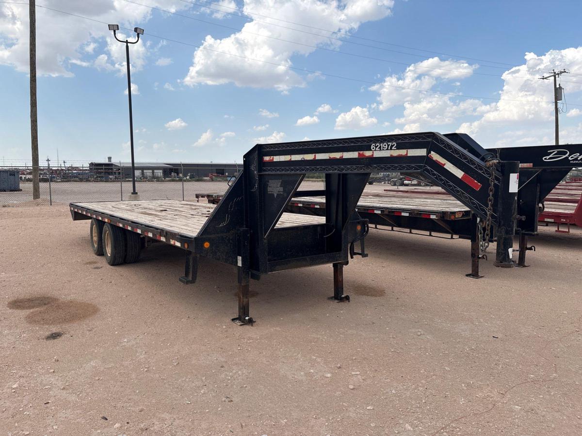 Used 2007 PJ TRAILERS 24’ X 102” T/A GOOSENECK TRAILER