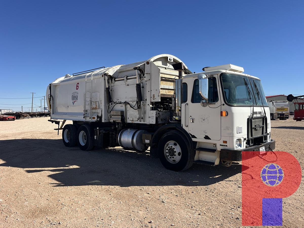 Used 2014 AUTOCAR XPEDITOR T/A 29YD CAB OVER TRASH TRUCK