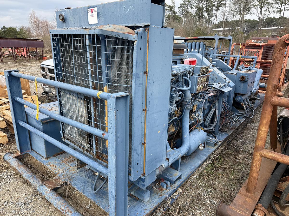 Used KERR T60WS 600 HP TRIPLEX WELL SERVICE PUMP SKIDDED P/B CATERPILLAR C15