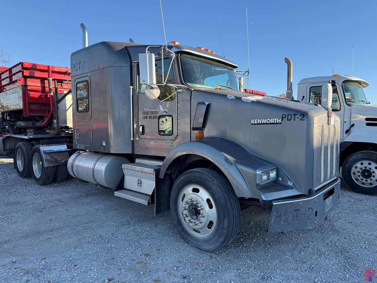 Used 2010 KENWORTH T800 T/A 60” SLEEPER TRUCK