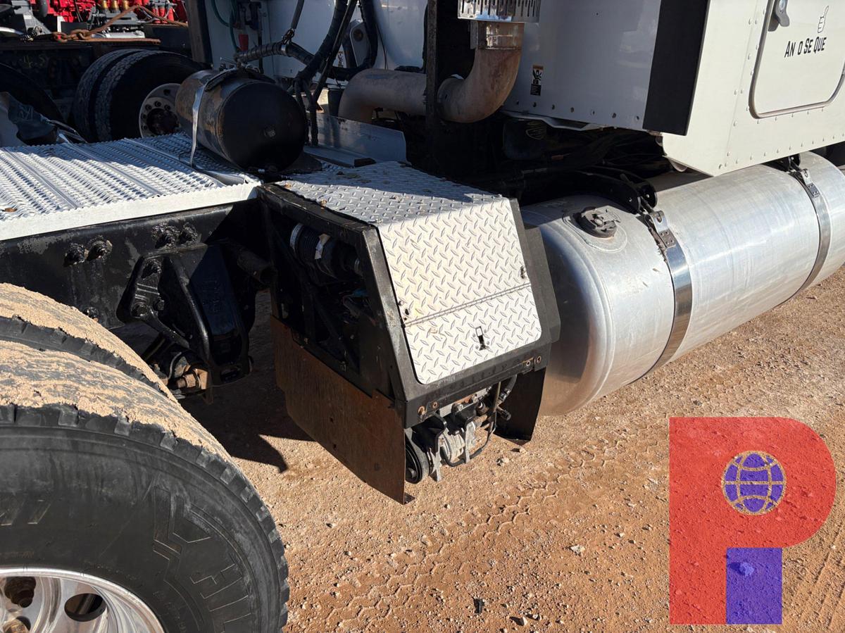 Used 2012 PETERBILT 386 T/A SLEEPER HAUL TRUCK