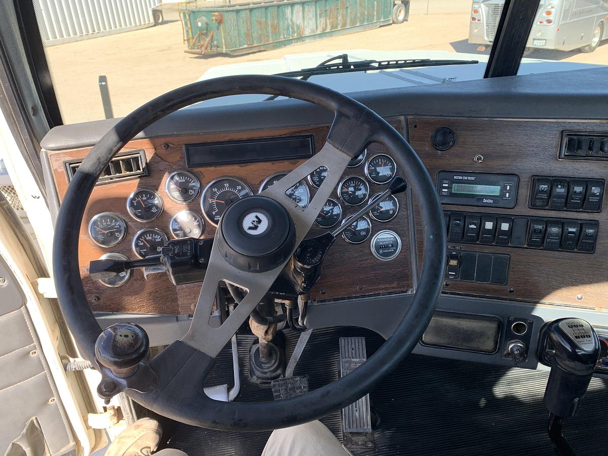 Used 2005 WESTERN STAR 6900 XD TANDEM STEER RIG UP WINCH TRUCK