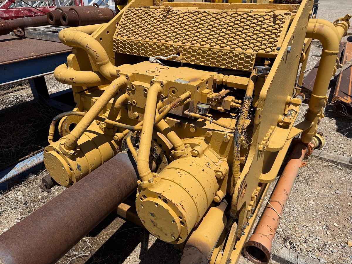 Used TESCO TOP DRIVE W/ NATIONAL P-400 SWIVEL, RAIL SYS, ELEVATOR LINKS, (UNASSEMBLED)