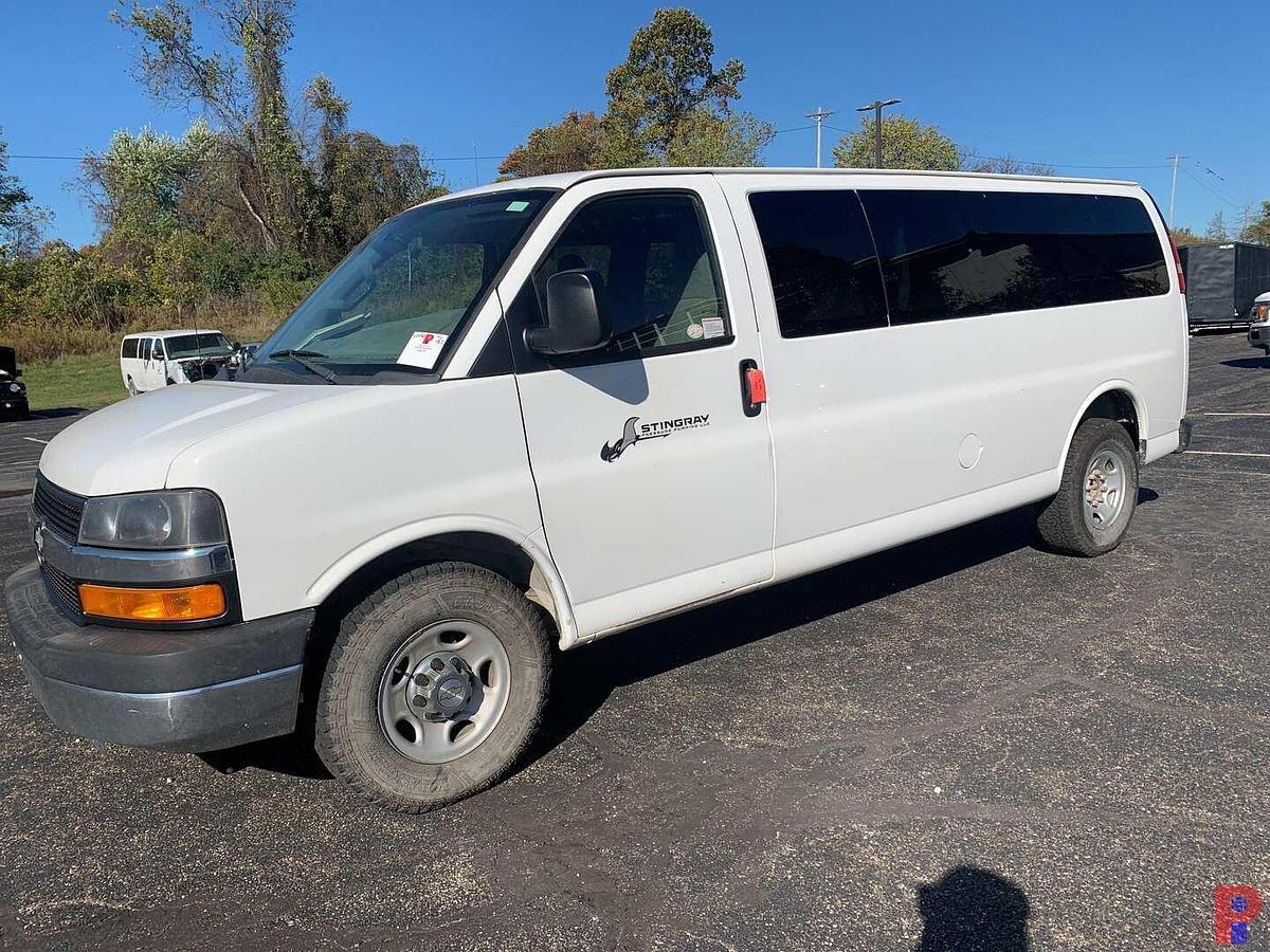 Used 2016 CHEVROLET EXPRESS 11 PASSENGER VAN