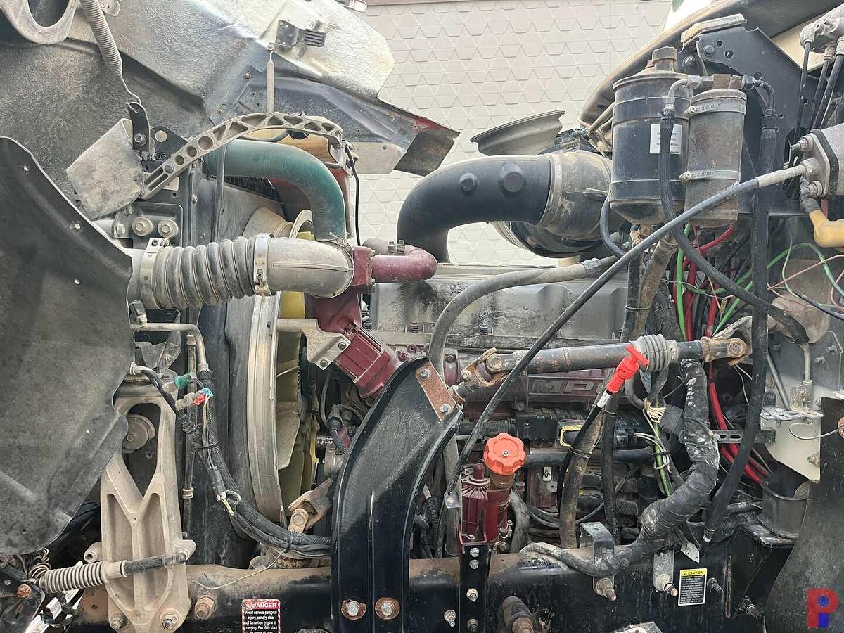 Used 2011 MACK PINNACLE T/A 60K HYD WINCH TRUCK