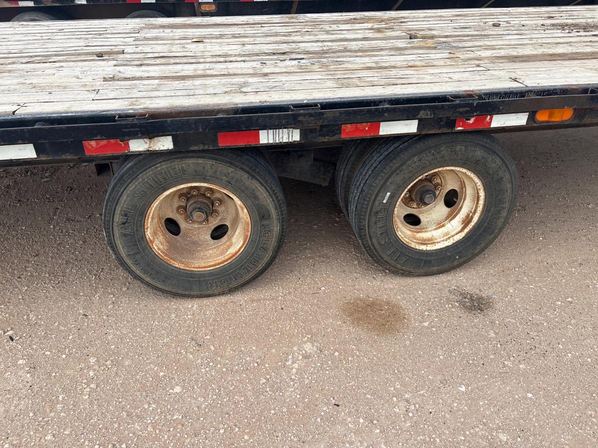 Used 2007 PJ TRAILERS 24’ X 102” T/A GOOSENECK TRAILER