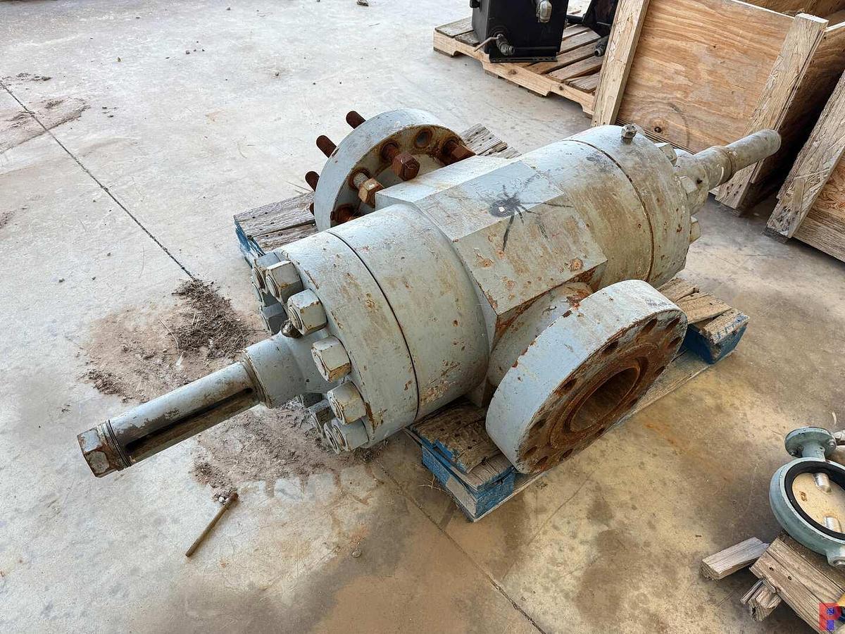 Used SSV 7-1/16” 10K WP MANUAL FRAC VALVE