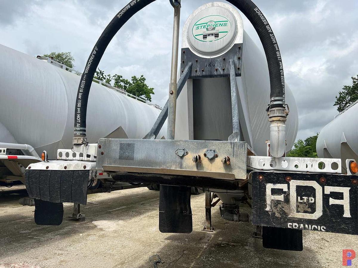 Used 2009 STEPHENS T/A PNEUMATIC TRAILER