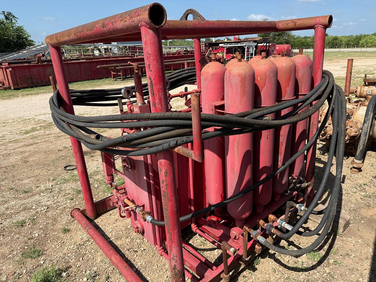 Used 4-STATION 8-BOTTLE ACCUMULATOR CLOSING UNIT, SKIDDED