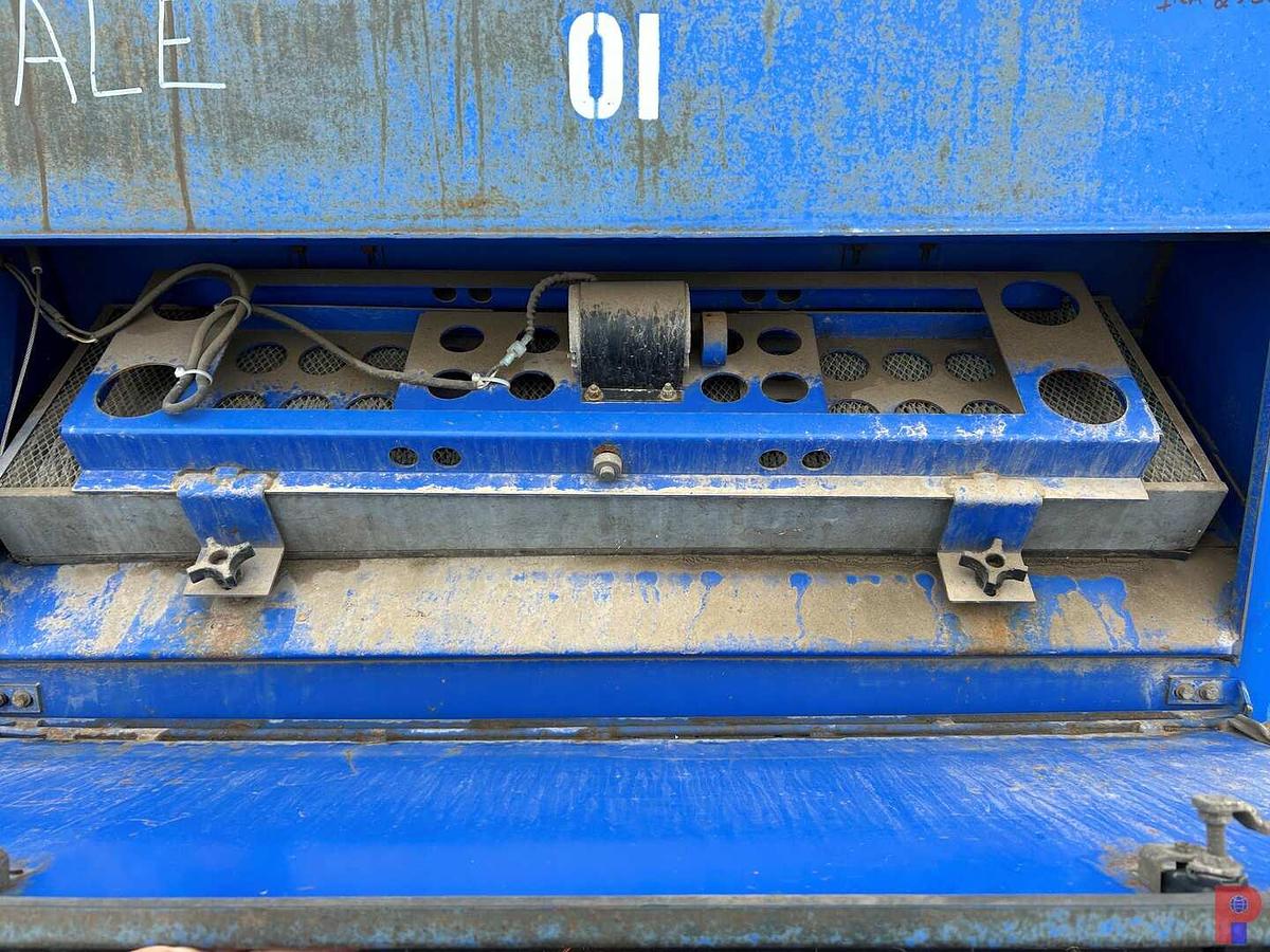 Used AMERICAN-LINCOLN PROPANE POWERED FLOOR SWEEPER