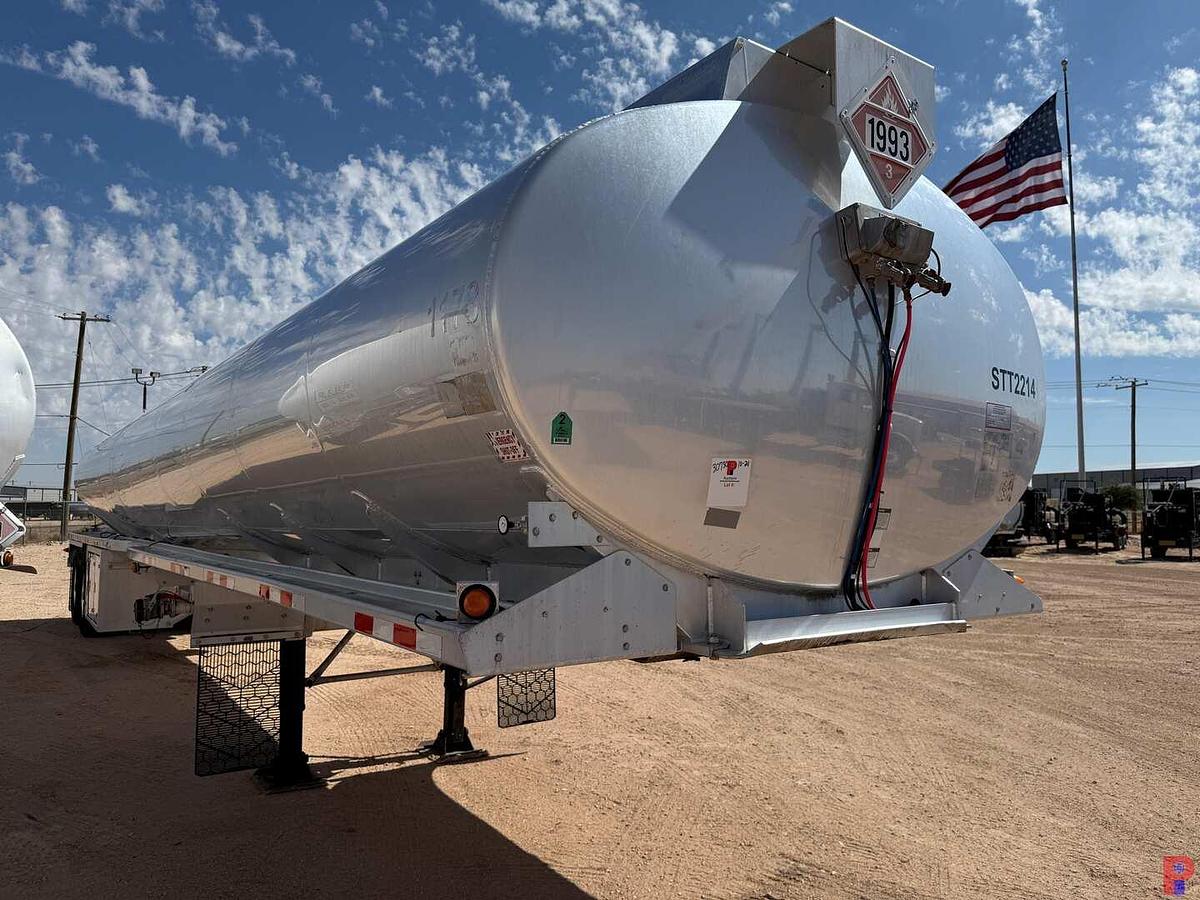 Used 2014 POLAR TANK 9,400 GAL. FUEL TANK TRAILER