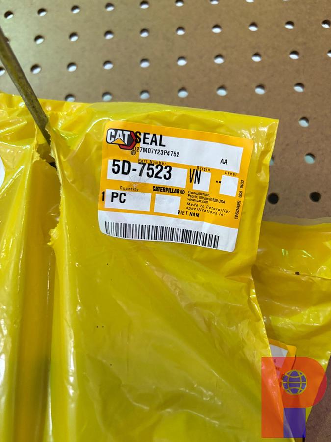 Used ASSORTED CAT ENGINE & TRANSMISSION SEALS, GASKETS, & O-RINGS