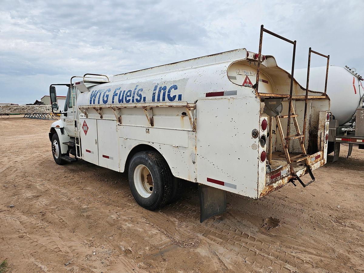 Used 2007 INTERNATIONAL DURASTAR 4300 S/A DAYCAB FUEL TRUCK (Inoperable)