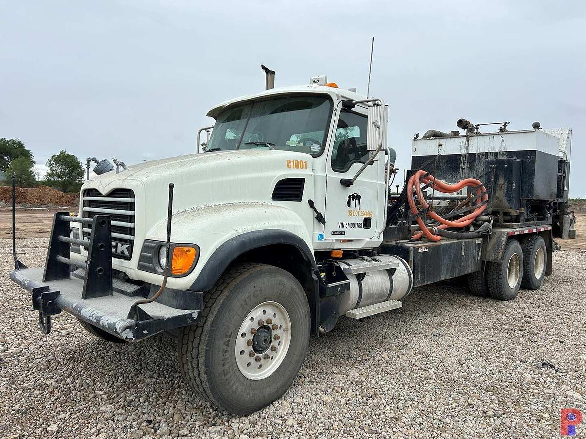 Used 2005 MACK CV513 T/A CEMENT SPM TRIPLEX PUMP TRUCK