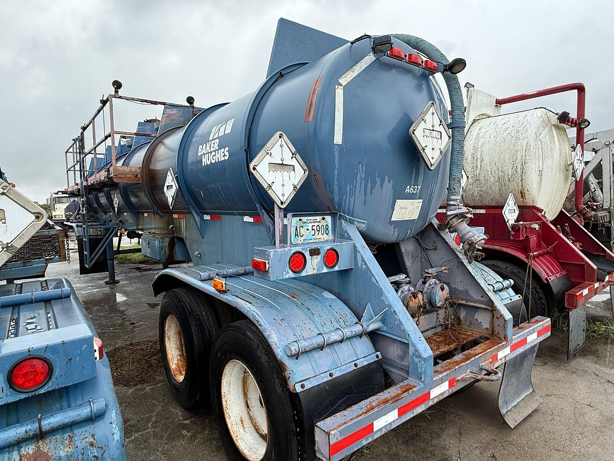 Used 2005 WORLEY WELDING WORKS 5,000 GAL 3-COMP ACID TRANSPORT TRAILER