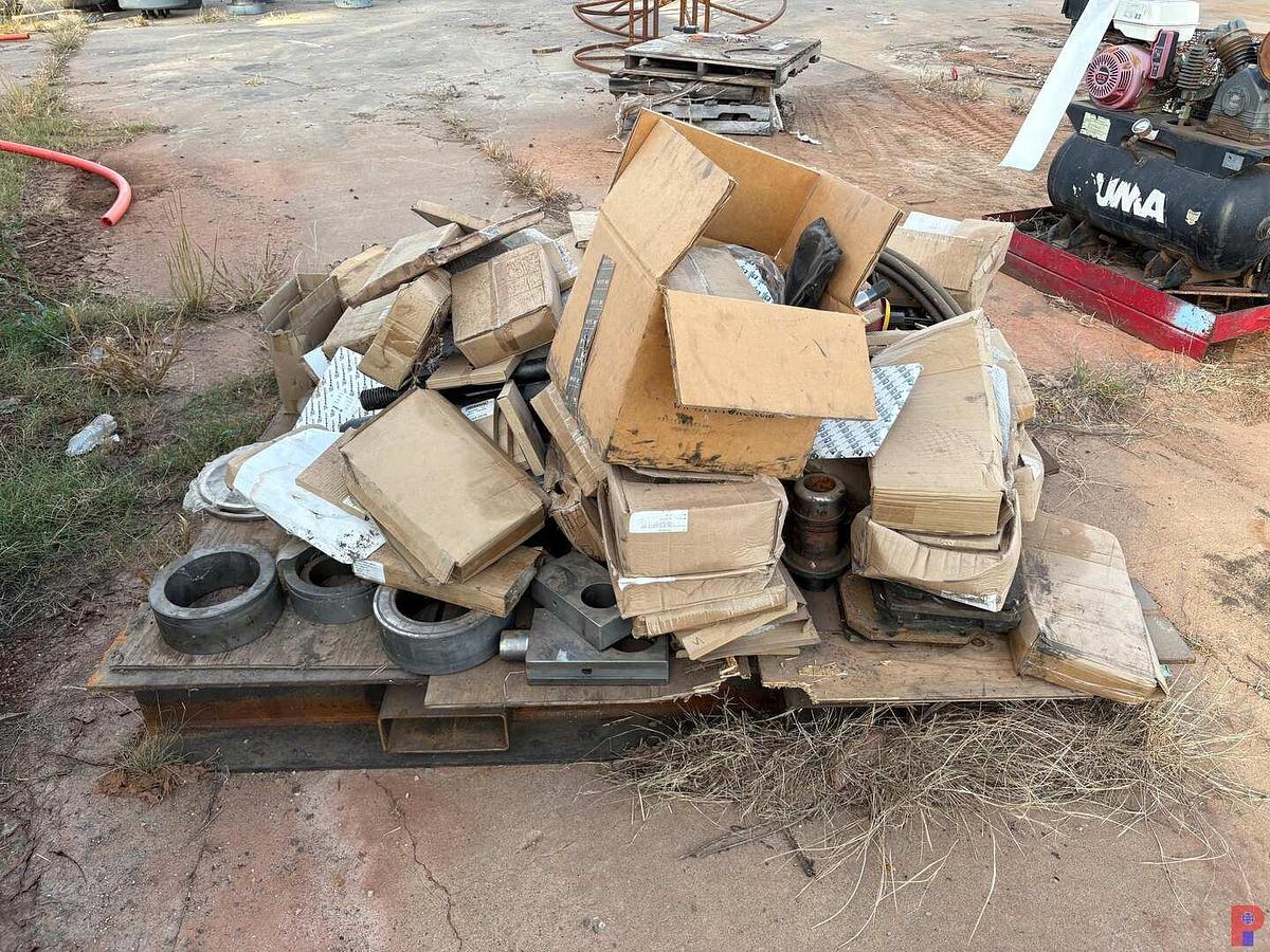 Used LOT OF ASSORTED SIZE GATE VALVE SEATS, GATES, FLANGE GASKETS, ETC.