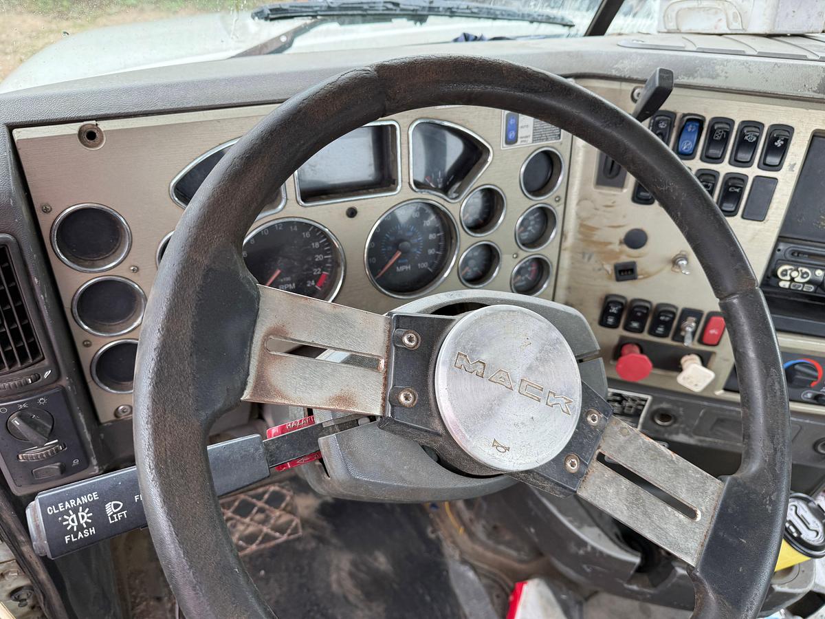 Used 2009 MACK GRANITE GU713 T/A CAB & CHASSIS (INOPERABLE)