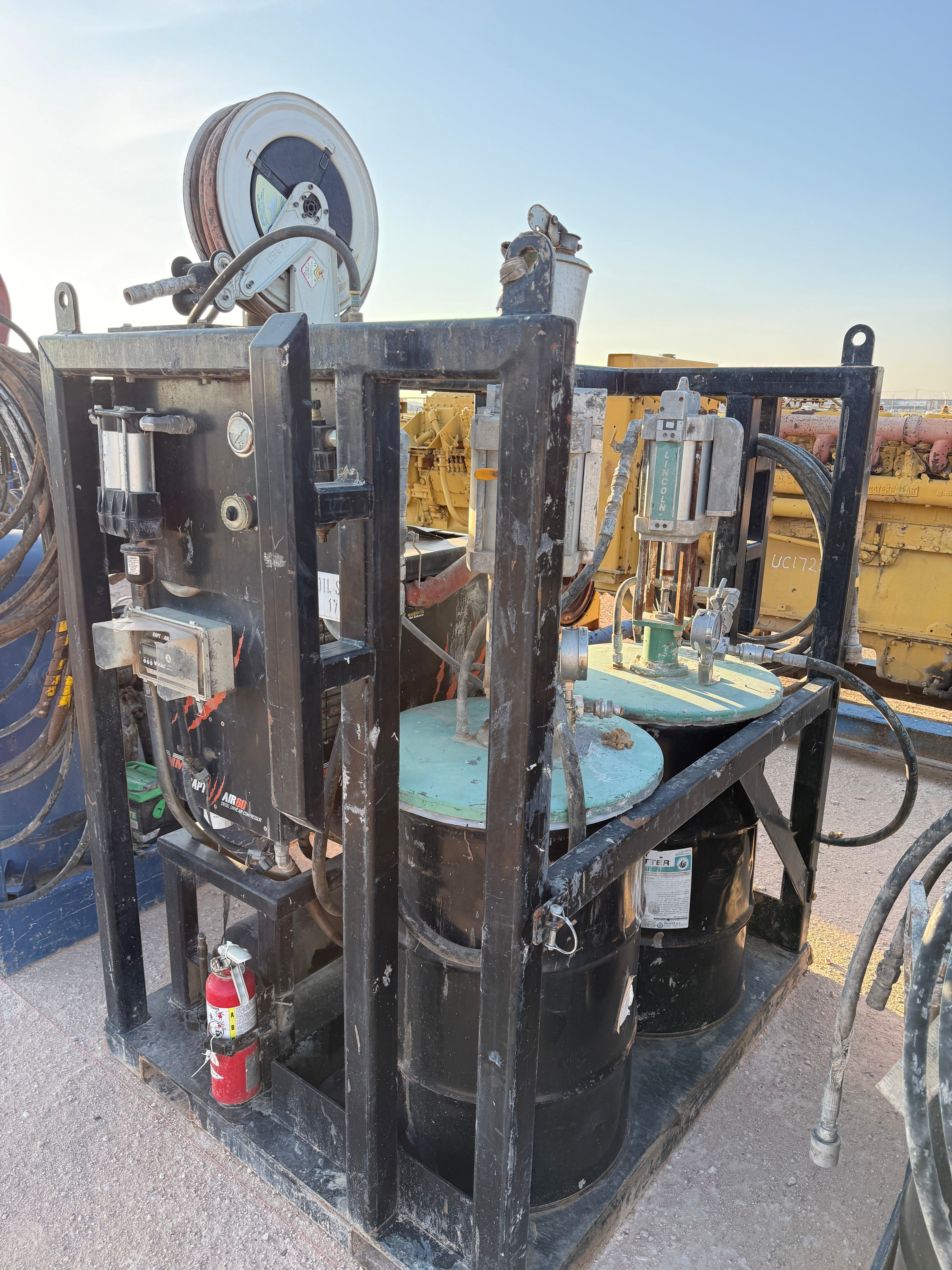 Used SELF CONTAINED 20K WP GREASE INJECTION UNIT W/ (2) LINCOLN MOD AIR PUMPS P/B VMAC AIR 60 DIESEL AIR COMPRESSOR UNIT