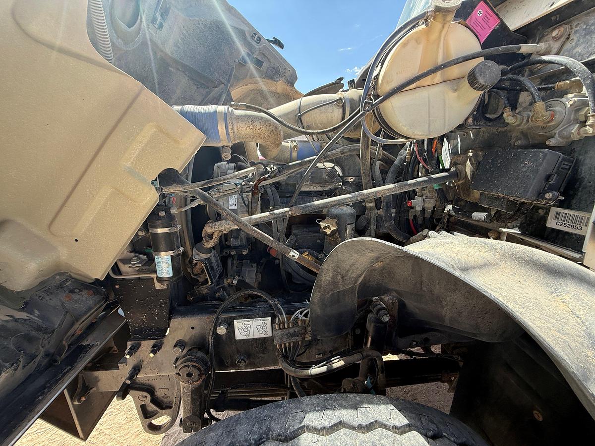 Used 2006 MACK CV713 T/A DAYCAB KILL TRUCK