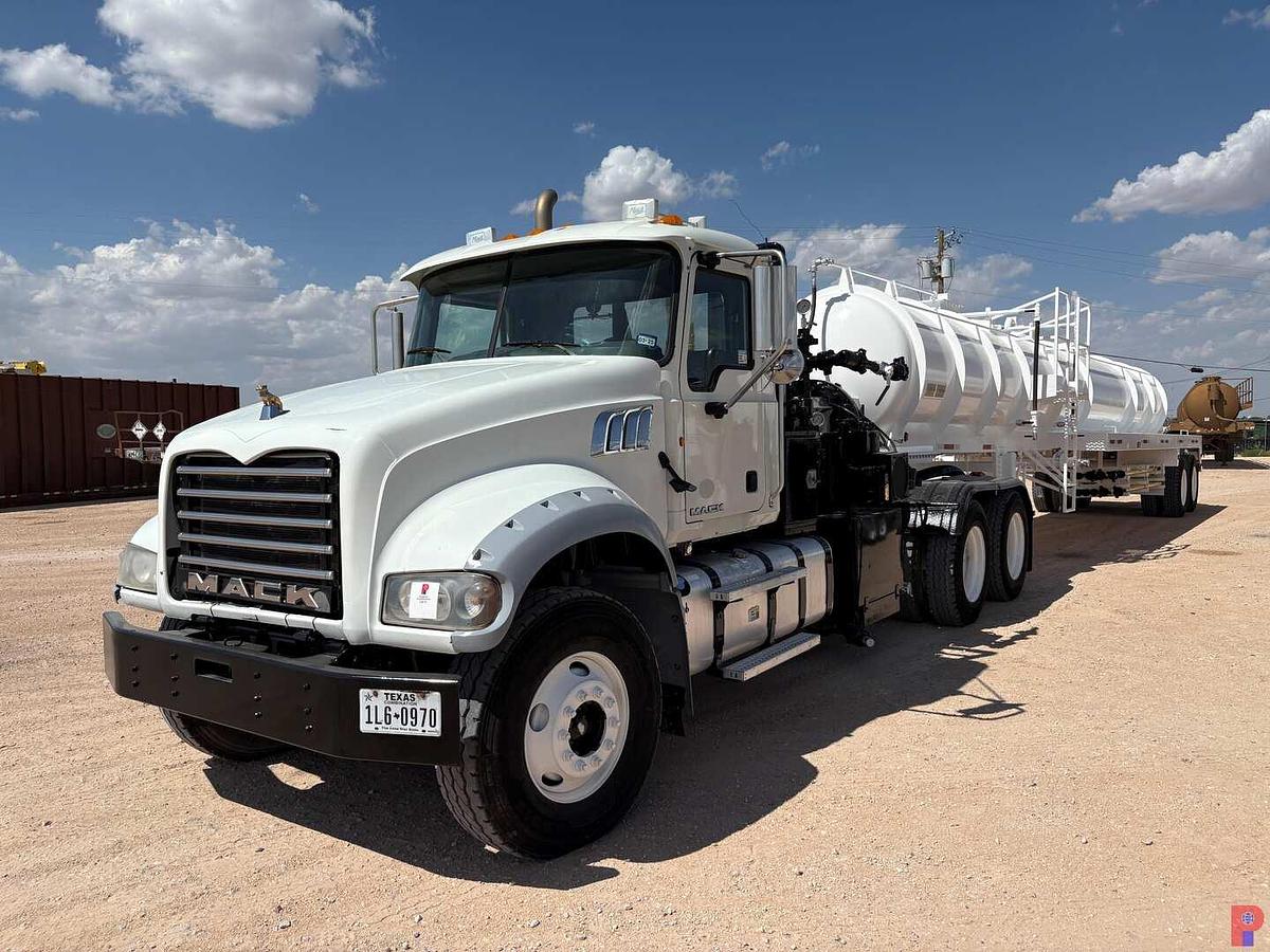 Used 2014 MACK DAYCAB KILL TRUCK & 2013 TIGER MFG 130BBL T/A KILL TRAILER