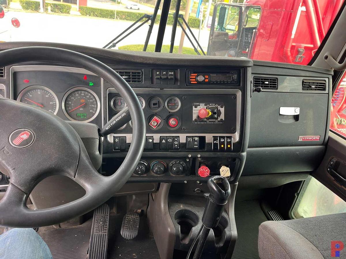 Used 2009 KENWORTH T800 T/A 36” SLEEPER TRUCK