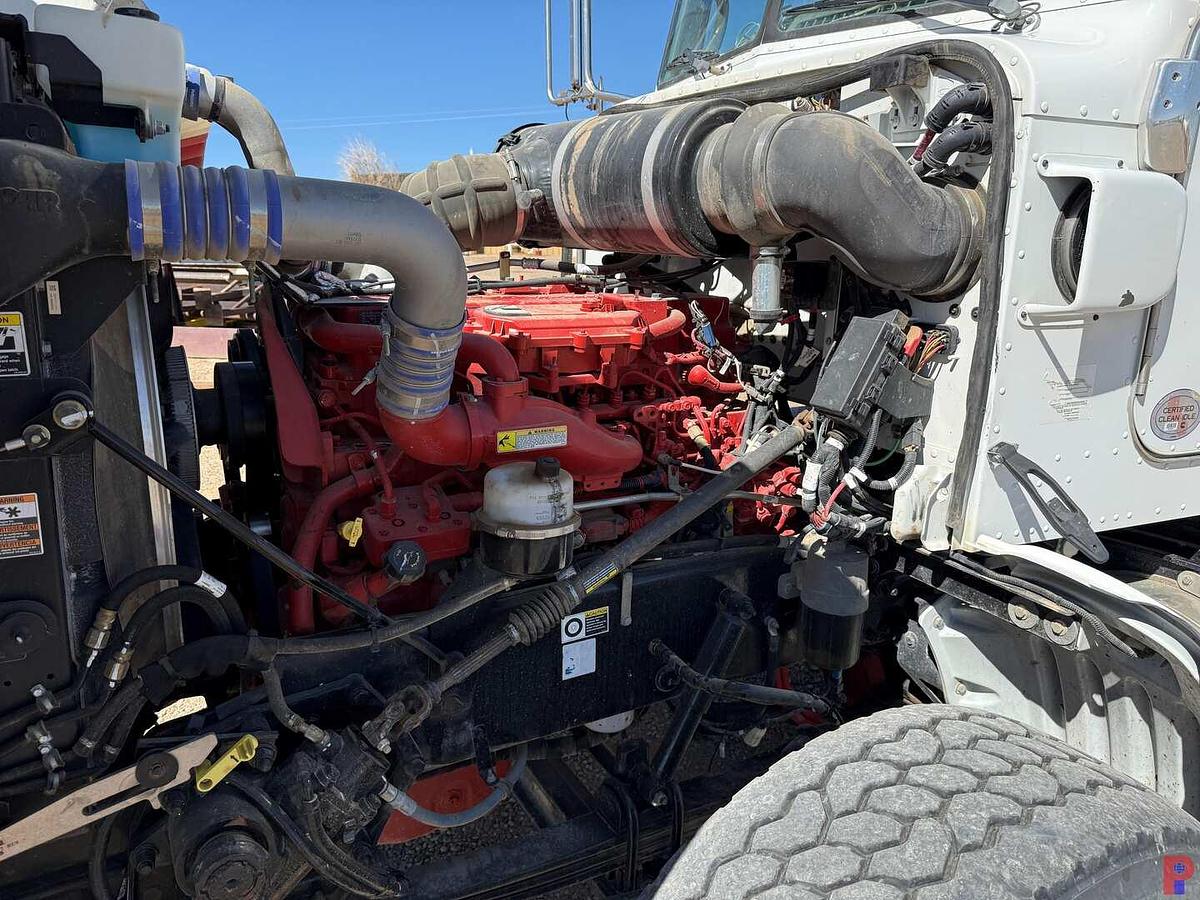 Used 2019 NATIONAL NBT30H-2 30 TON T/A CRANE TRUCK ON  2019 PETERBILT 367
