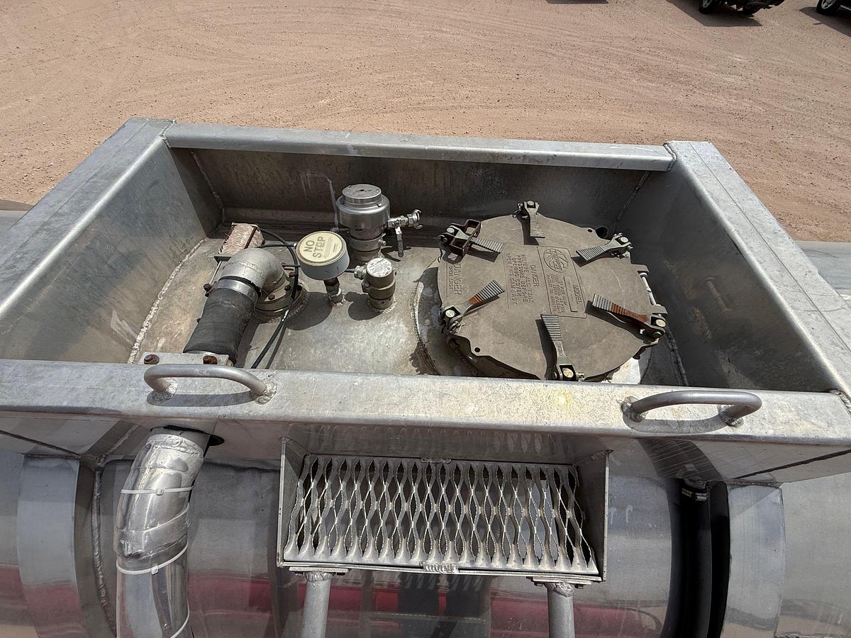 Used 2008 DRAGON PRODUCTS 8,400 GALLON T/A FUEL TRAILER