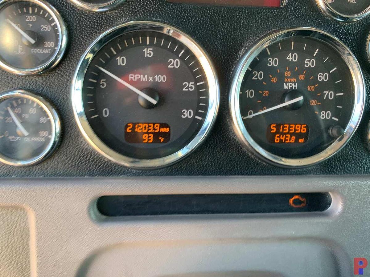 Used 2019 PETERBILT 389  EXT HOOD 68” SLEEPER TRUCK