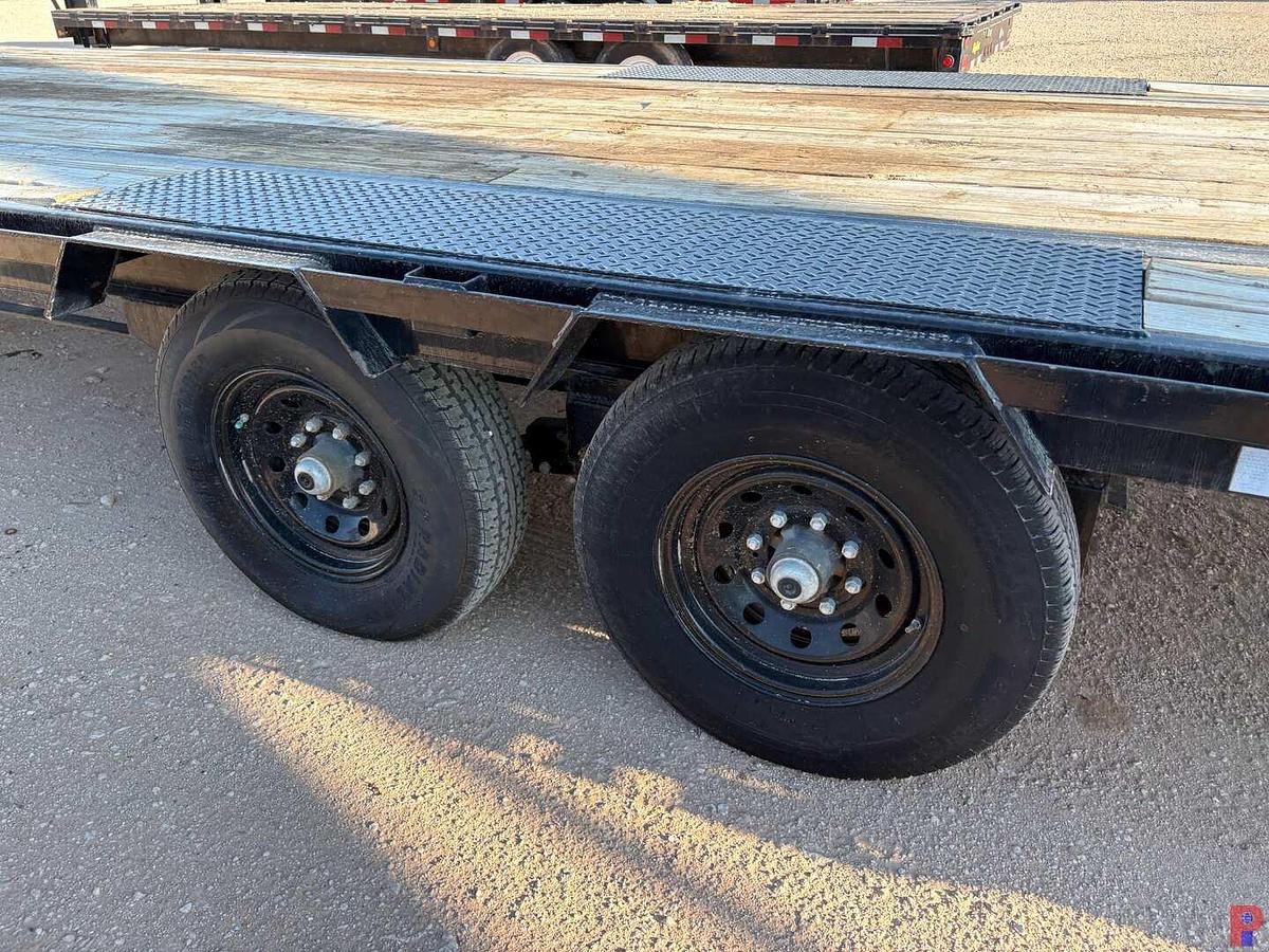Used 2022 PJ TRAILERS 32’ X 102” T/A GOOSENECK TRAILER