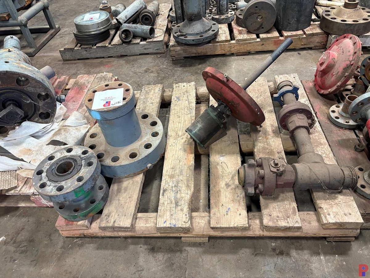Used (2) ADAPTER SPOOLS & (1) GREASE PUMP