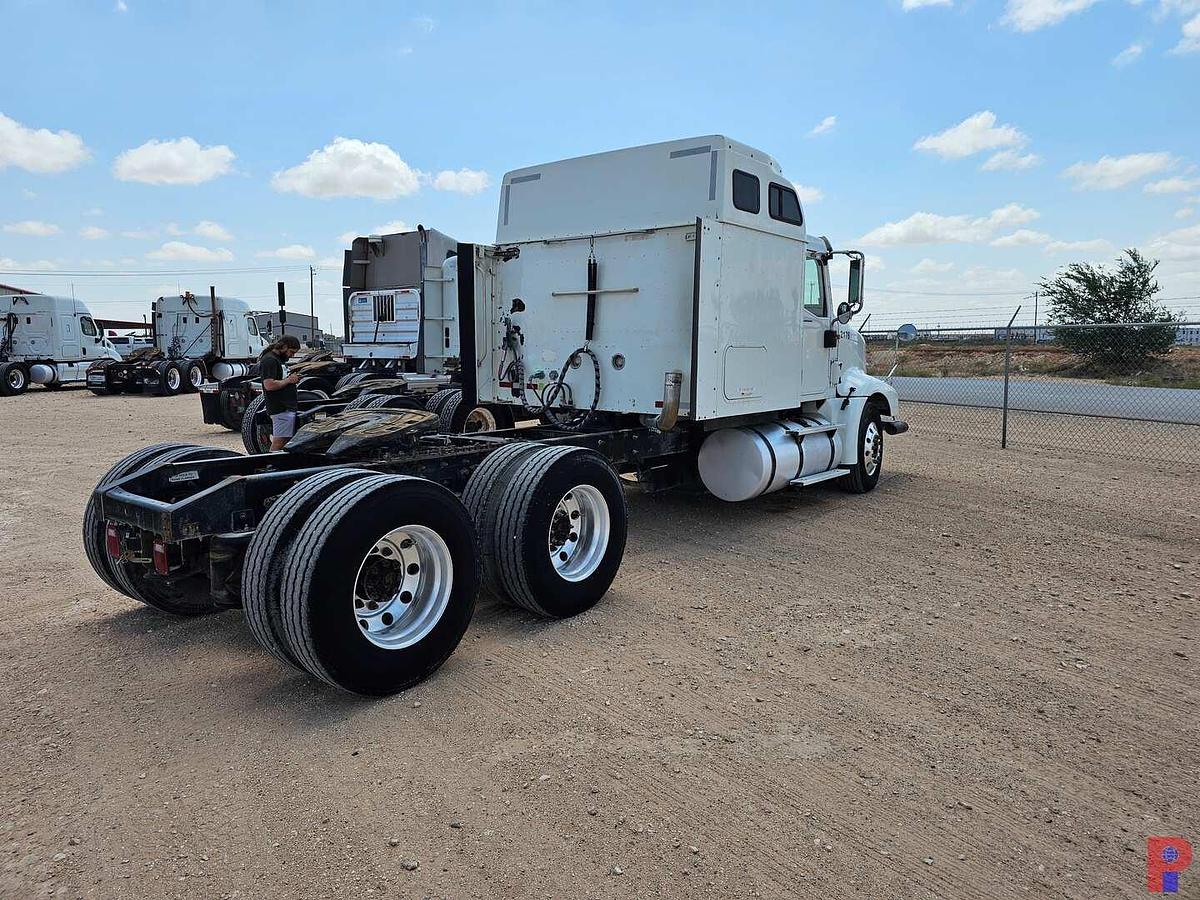 Used 2006 INTERNATIONAL  9400I T/A 60” SLEEPER TRUCK