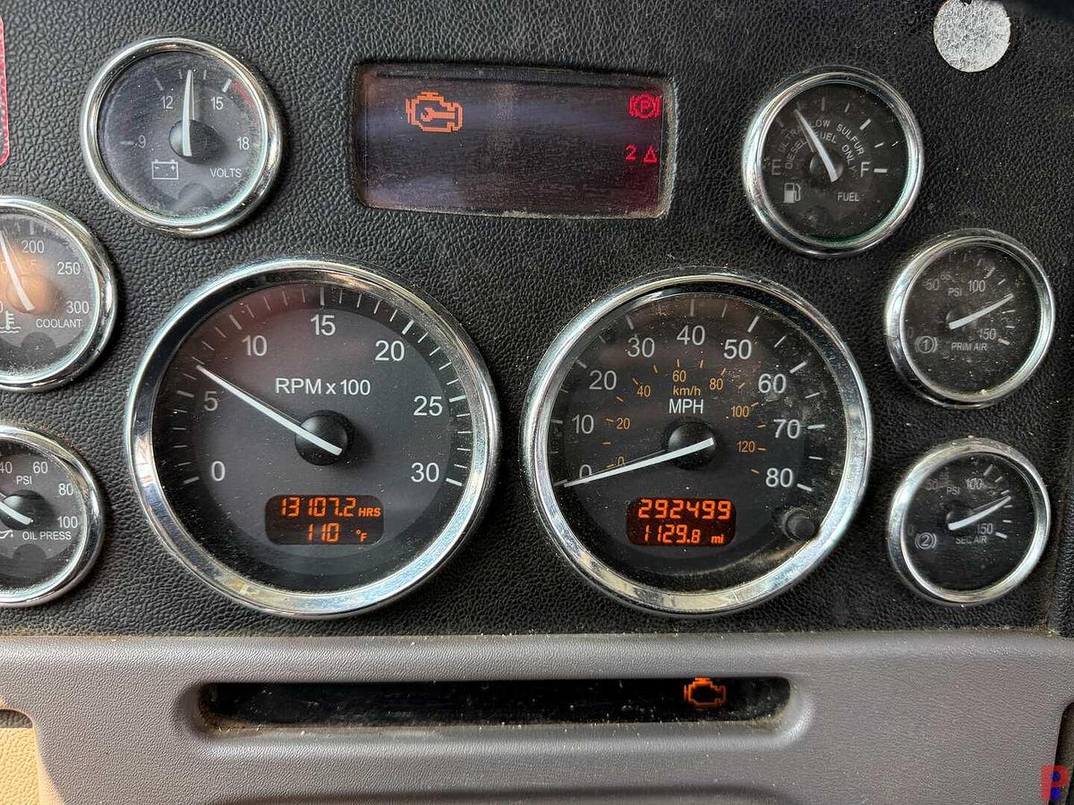 Used 2013 PETERBILT 367 T/A SLEEPR TRUCK