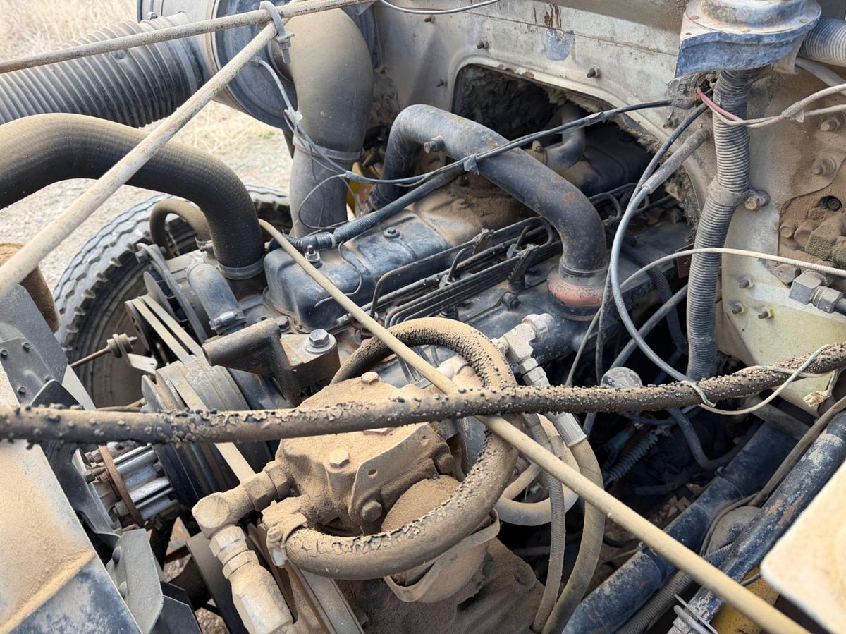 Used 1988 INTERNATIONAL 1954 S/A WINCH TRUCK