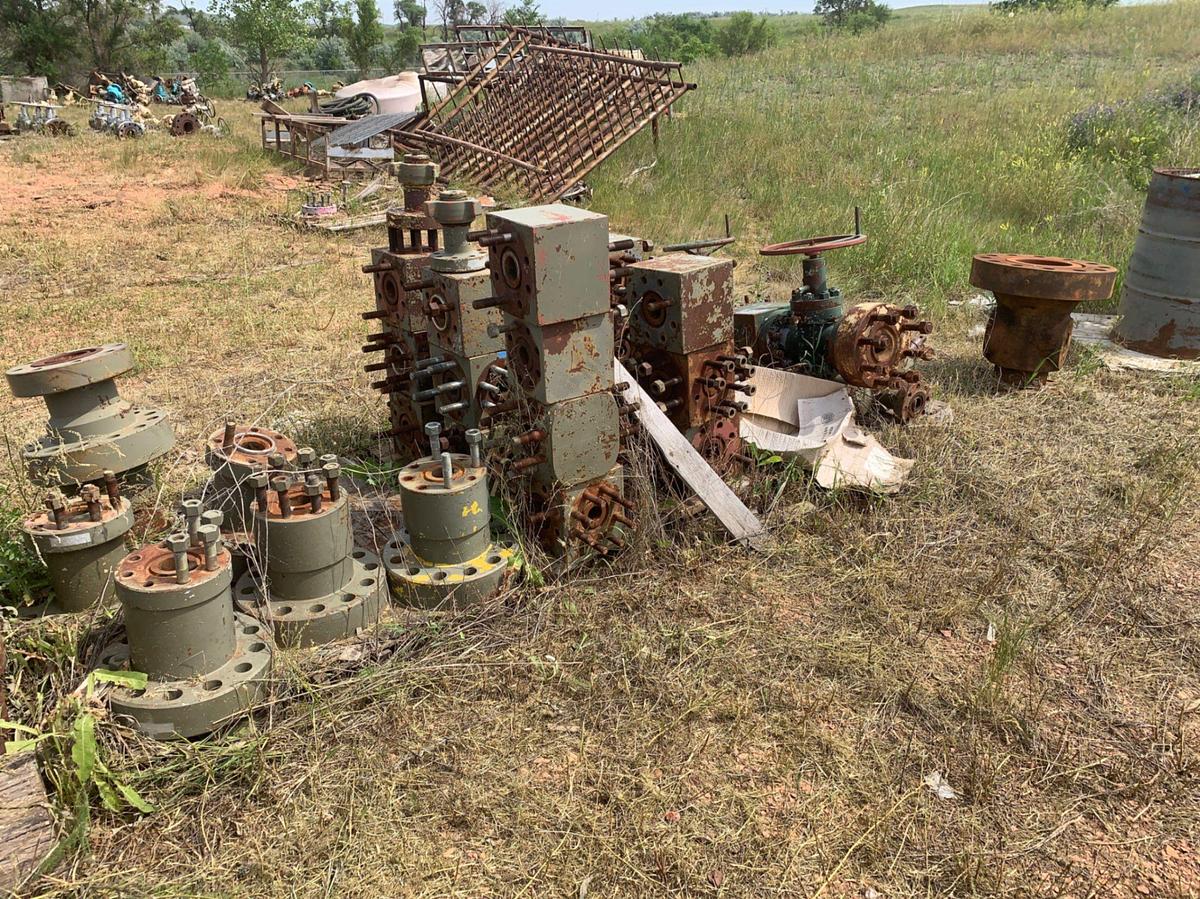 Used Row of 2in and 7-1/16 Fluid Crosses w/ 5k Gate Valves and 7-1/16 DSA’s