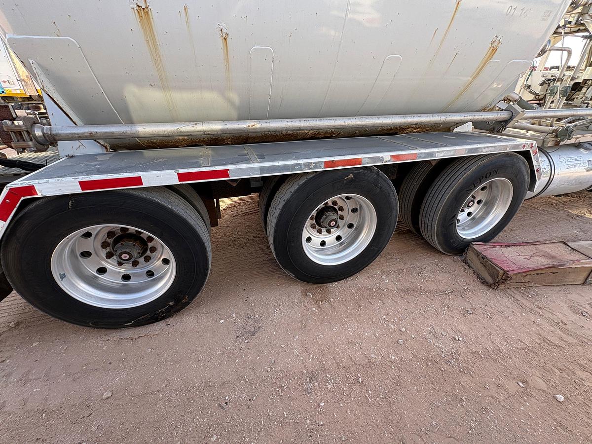 Used 2005 LORNE’S 3-AXLE CS&P QUINTAPLEX NITROGEN PUMP TRAILER