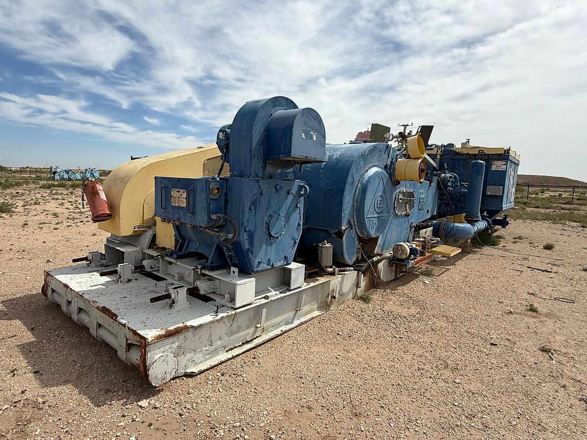 Used CONTINENTAL EMSCO FB-1600 5K WP TRIPLEX MUD PUMP W/ AC ELECTRIC MOTOR &  MIXING TANK SKIDDED