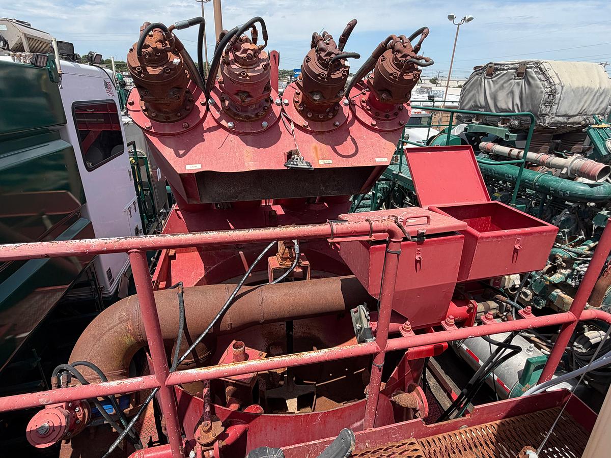 Used 2014 NOV BLENDER UNIT TRAILER